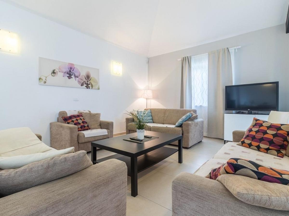 Martha In Istria With Private Pool - Wellness & Table Tennis For 12 Persons Villa Žminj